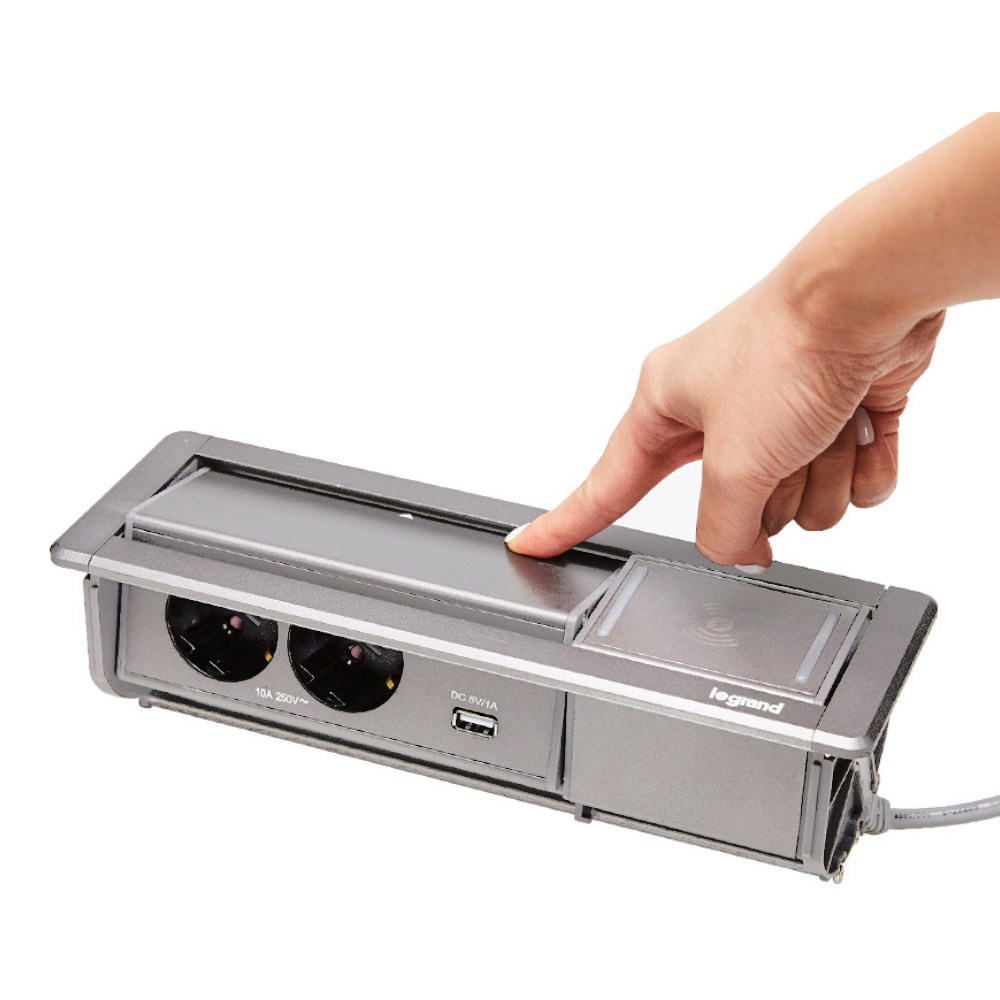 uga123 르그랑 빌트인 멀티회전콘센트 사각 원형 (콘센트2구+USB2구+무선충전) 가구 바닥 매립형콘센트, 1개 117,600원