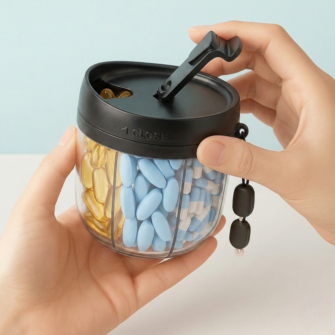 [올인원 휴대약통] 스핀캡슐 영양제 소분 케이스 일주일 약통 정리함, 블랙 소, 1개 32,800원