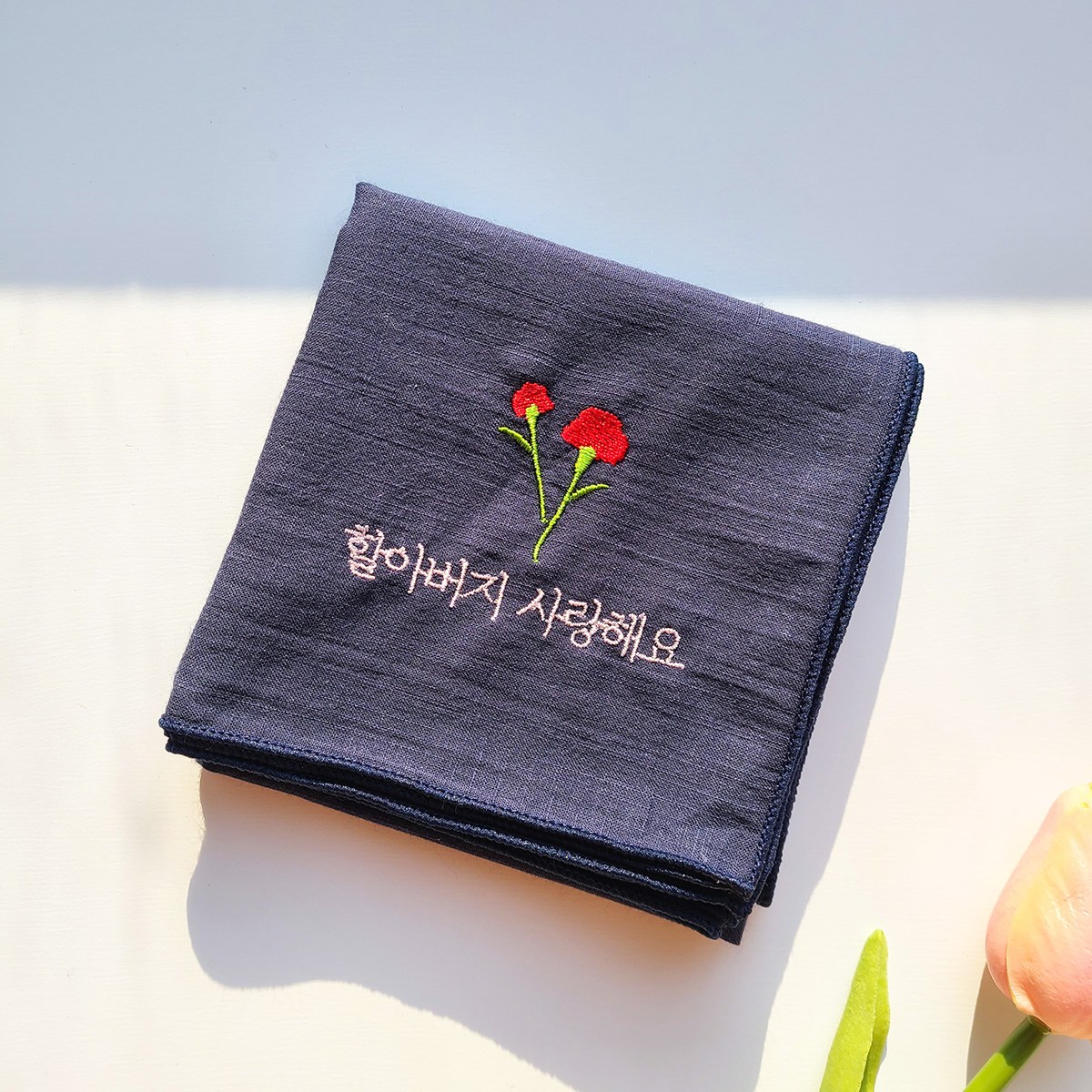 어버이날 스승의날 카네이션 자수 손수건 가정의달 엄마 아빠 할머니 할아버지 선생님 선물 15,000원