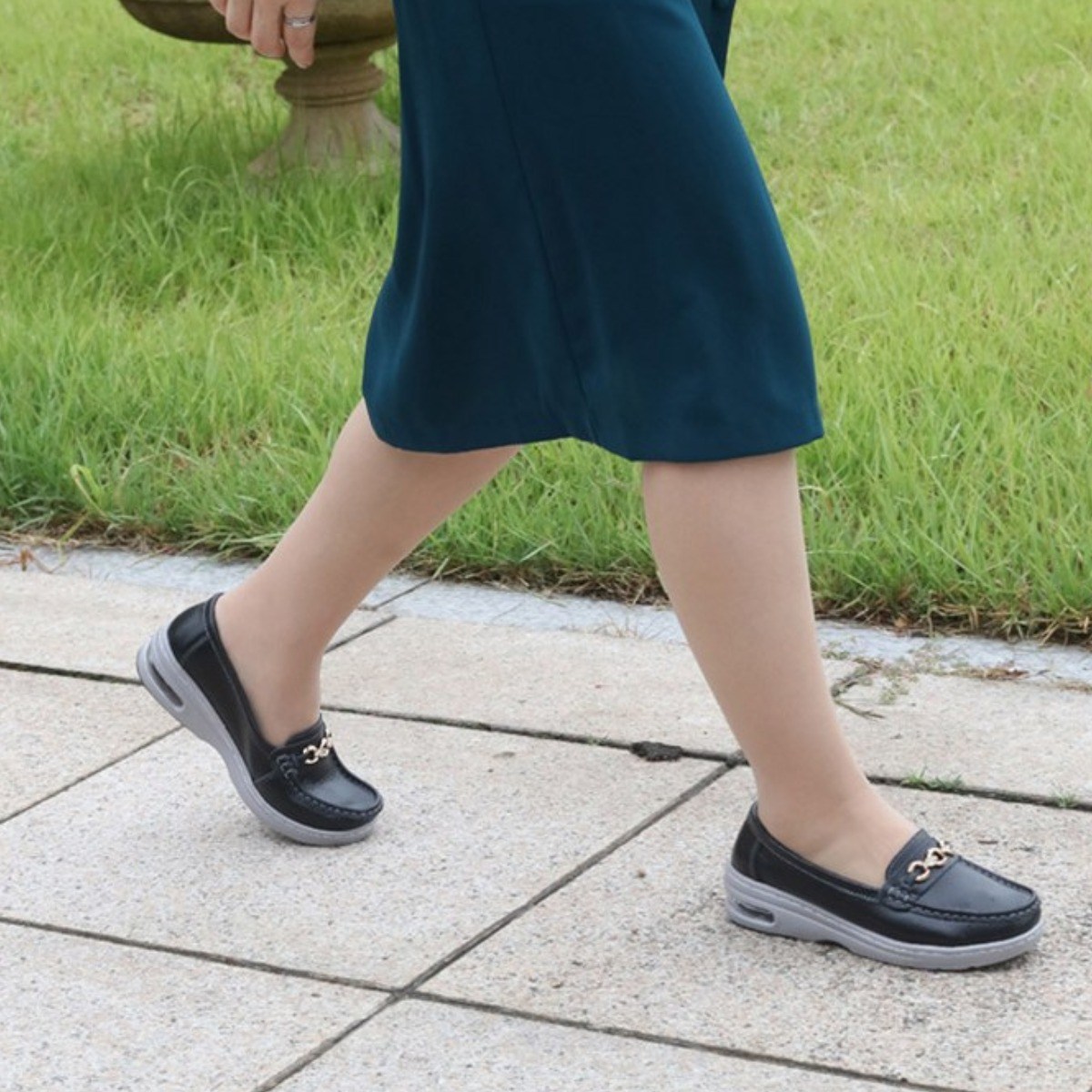 [TV홈쇼핑정품 인포벨]백세건강 에어볼 천연 소가죽화 여성 여자 부모님 어르신 미끄럼방지 신발 체중분산 로퍼 49,800원