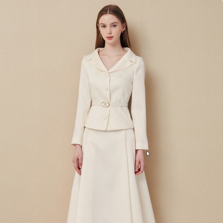 (JR3A0JK141)벨티드 페플럼 클래식 재킷 452363 759,860원