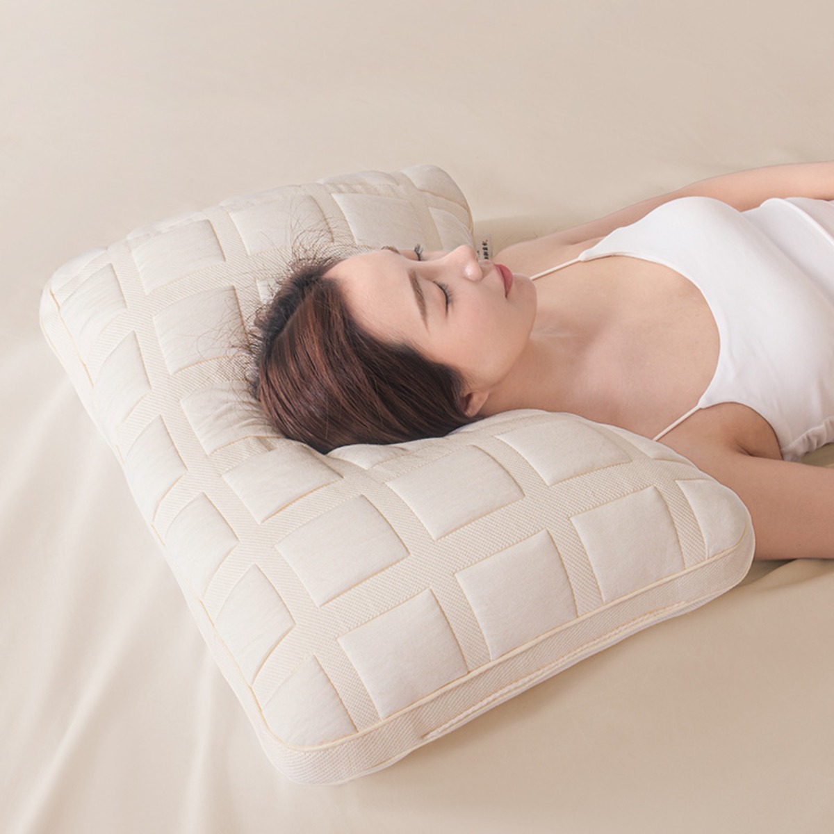 골드릭 도톰한 경추 숙면 호텔 꿀잠 솜 베개 19,500원