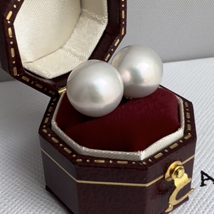 [진주감별감정서 동봉] AAA 14K 골드 11.5mm 화이트 담수 진주 스터드 귀걸이 300,000원