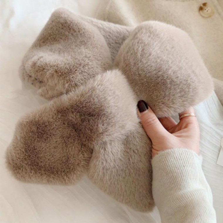 엠에이 여성 쁘띠 퍼목도리 크로스머플러 27,000원