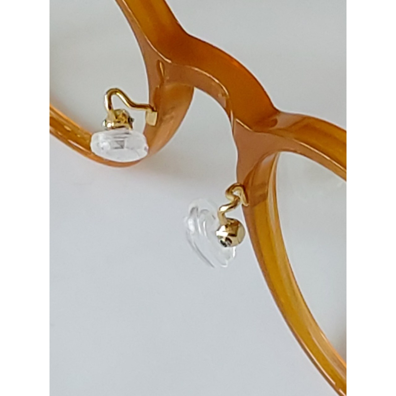 조은패드 1+1 (철테용) 에어쿠션 나사식 안경코받침 흘러내림 방지 코자국완화 9,900원