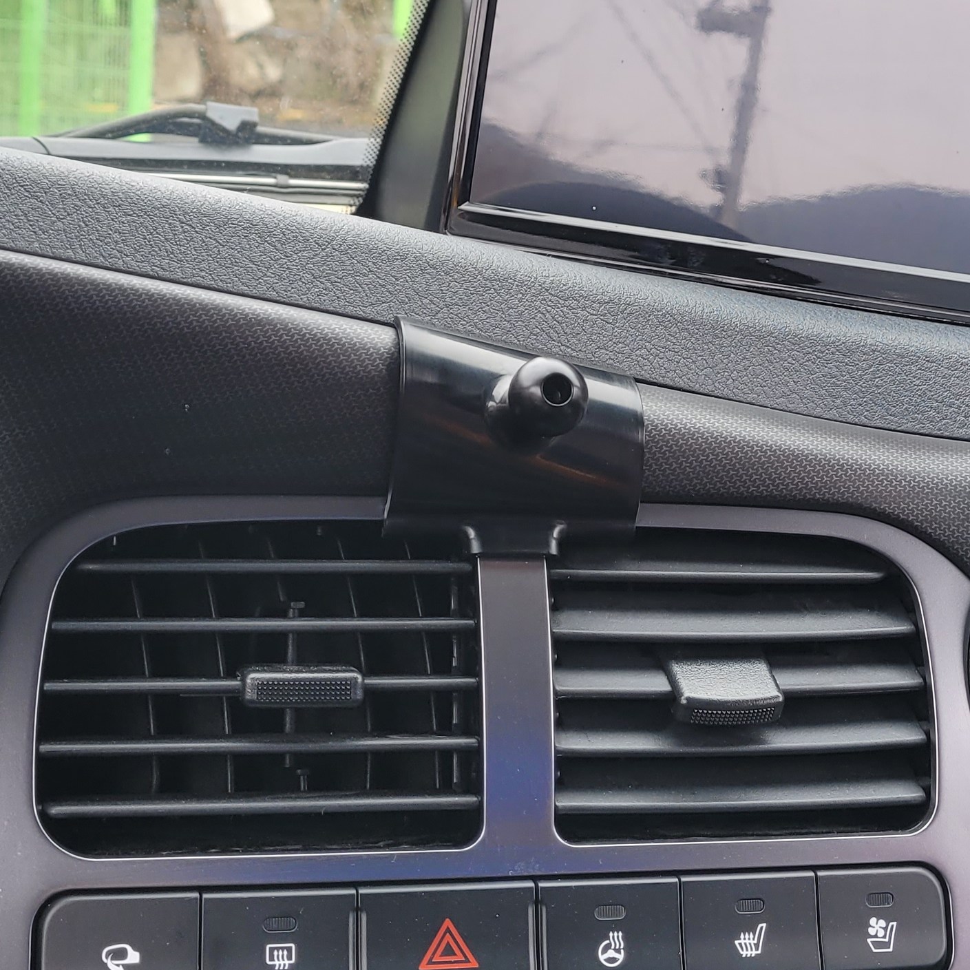 로랜텍 국산 차종별 마운트 차량용 거치대 기아자동차 EV6 스포티지NQ5 쏘렌토 카니발 K3 K5 K8 봉고3 17,500원