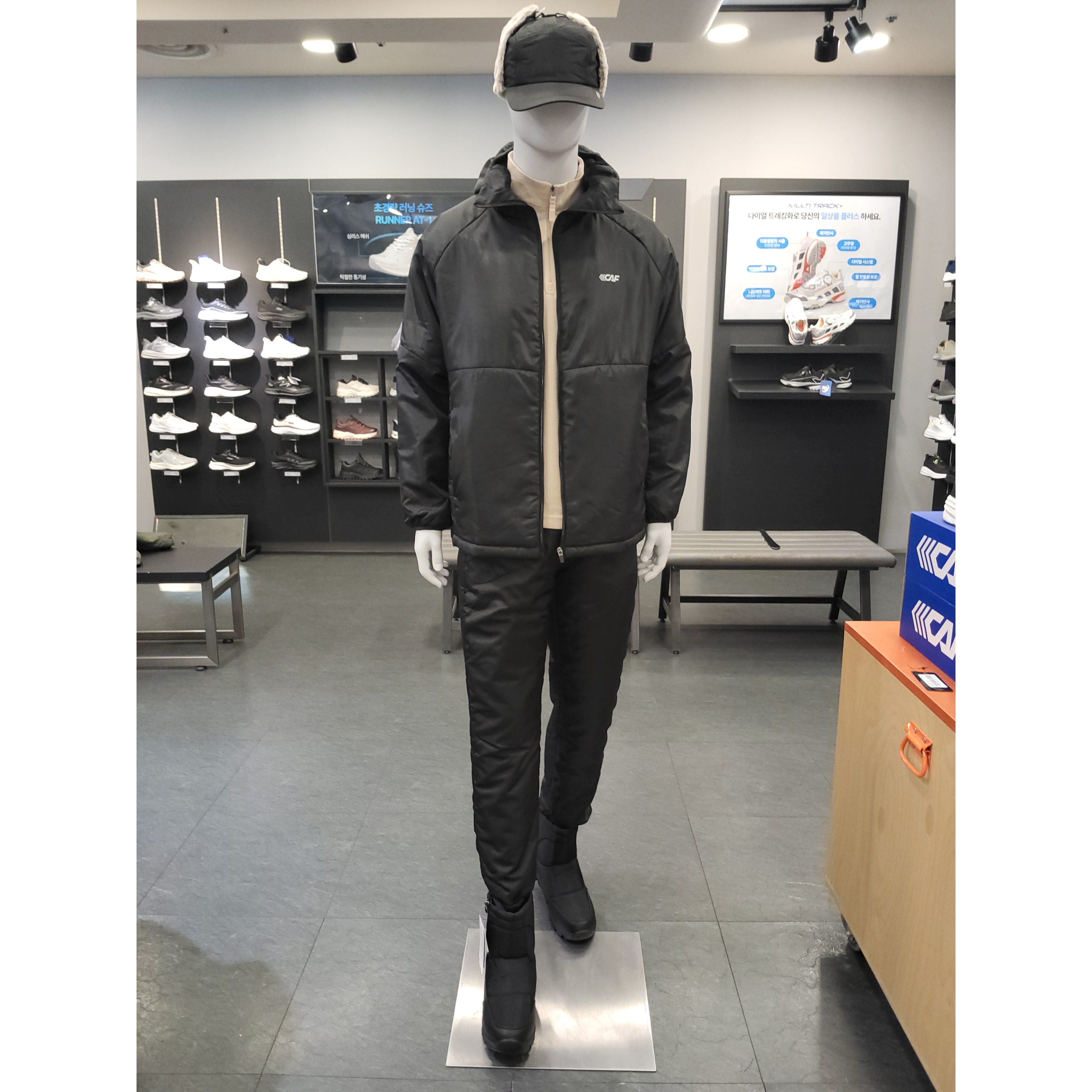 르까프 NC 엑스코 남성 후드넥 셋업 경량 패딩점퍼1B25FW411BK 44,100원