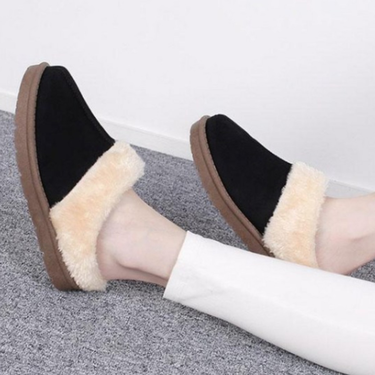 신사야 남여공용 라운딩퍼 방한 털슬리퍼 24S094 23,800원