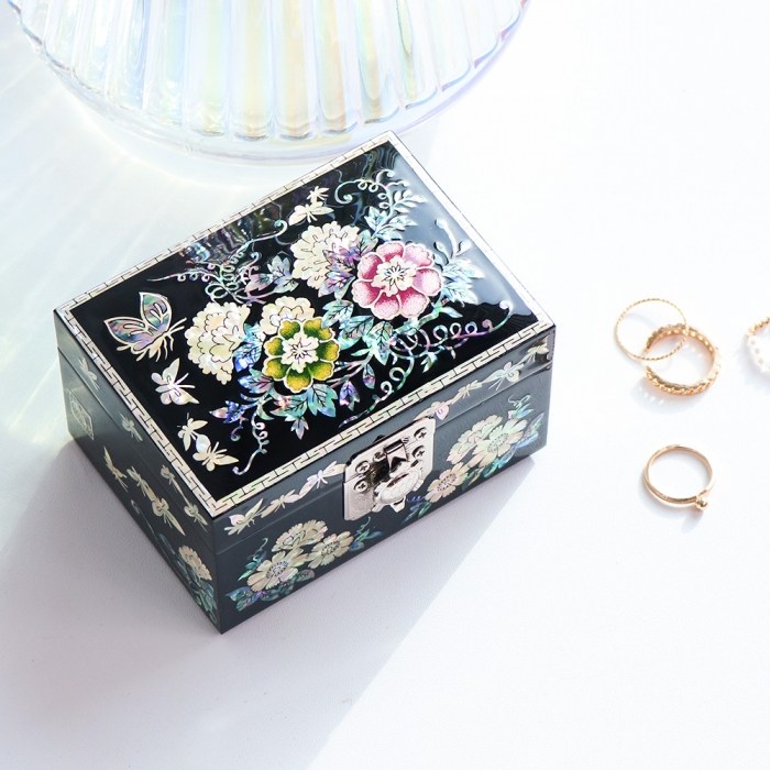 박씨상방 (랑재김영만작품) 나전칠기 미니 콩 자개보석함 11cm 돌반지 악세사리 보관함 35,900원