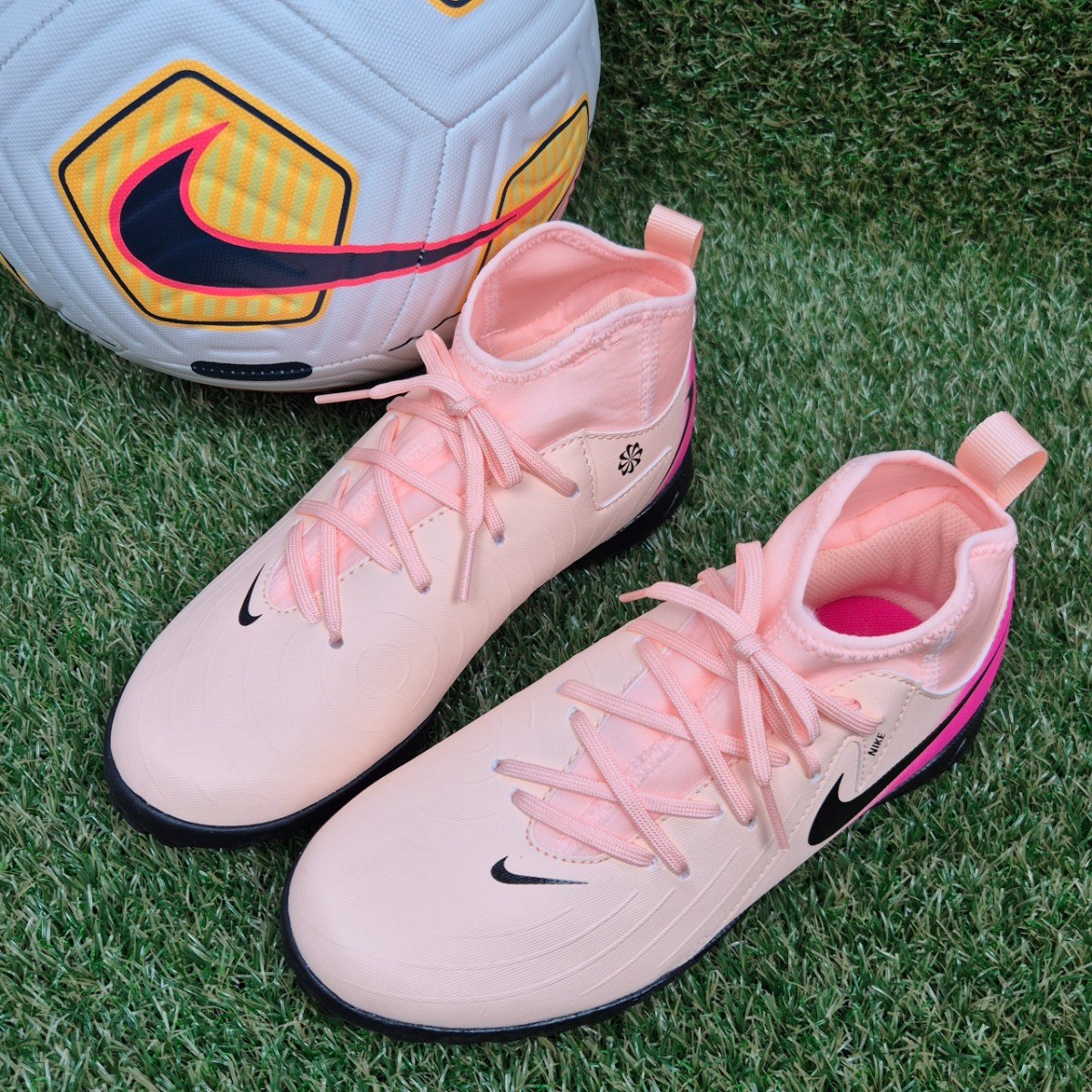 나이키 주니어 팬텀 루나2 아카데미 TF 핑크블라스트 잔디 하이탑 풋살화 축구화 [국내매장판 A/S가능] 53,000원