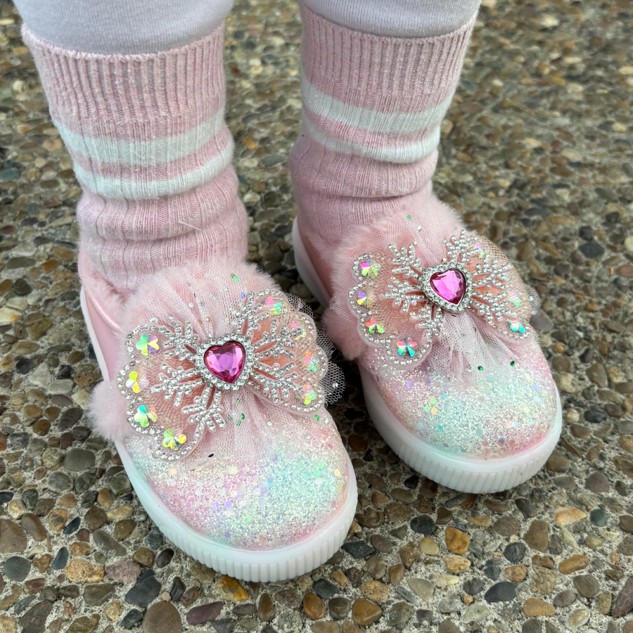 FROMBEBE 여아용 로사 눈꽃 LED 털 슬립온 42,000원