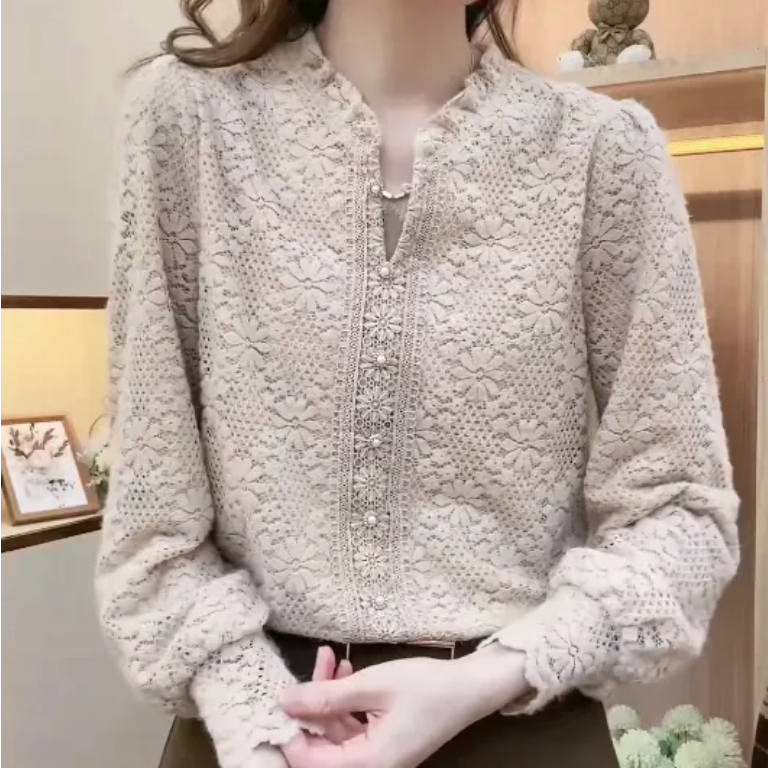 루스리더 여성 라운드넥 슬림핏 레이스 긴팔 블라우스  E545 27,100원