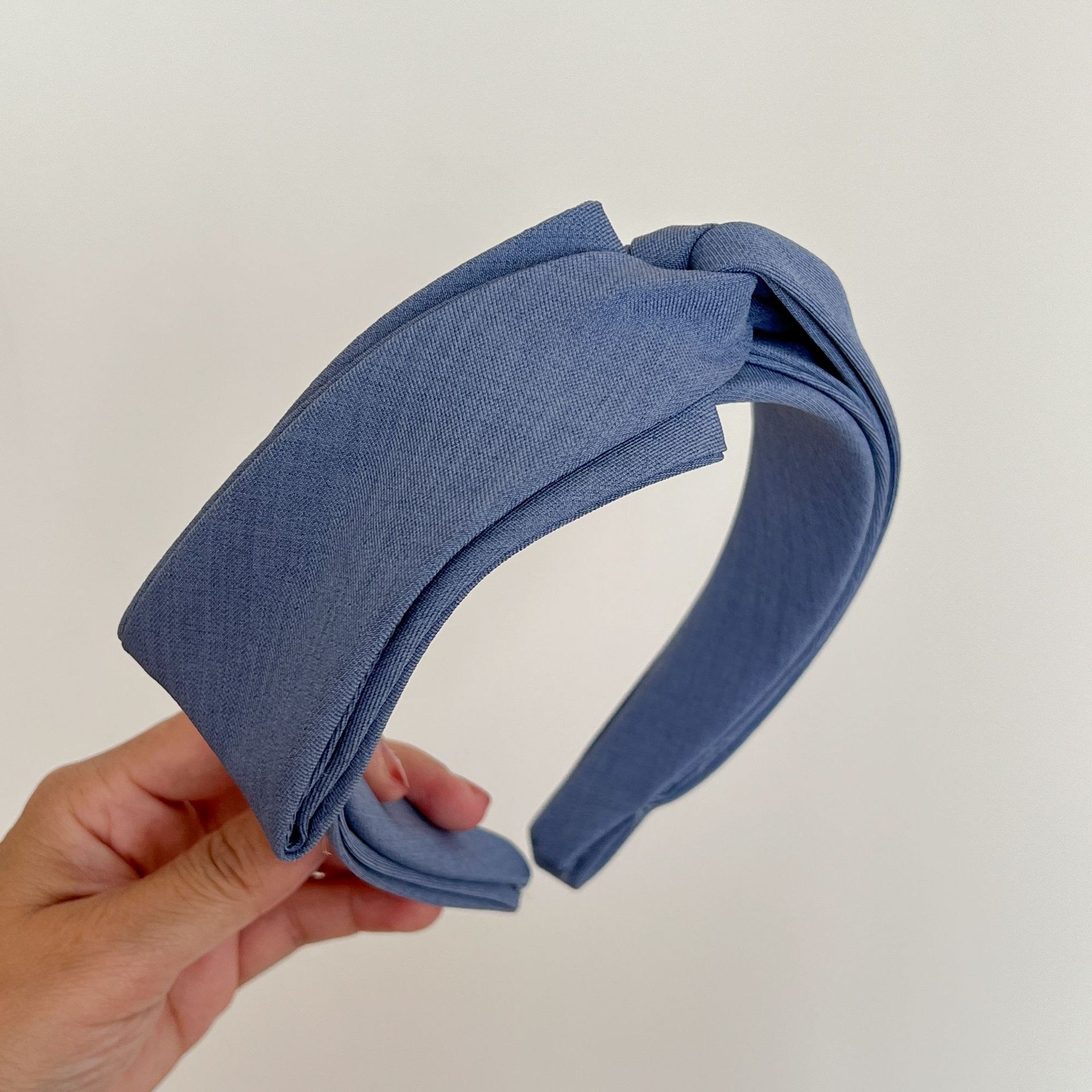 헤어퀸 넓은 여성 리본 반다나 헤어밴드 머리띠 12,900원