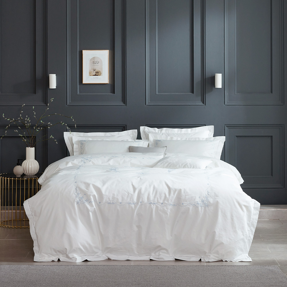 구스앤홈 폴란드 사계절용 구스 이불솜 600g + 손자수 메리블루 이불커버 + 베개커버 세트 391,980원