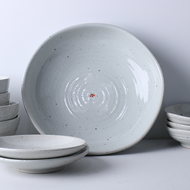 꽃 고백자 국산 도자기 2인 메인접시 2size 택1, 단일상품, 1개, 원형접시 3호 12,400원