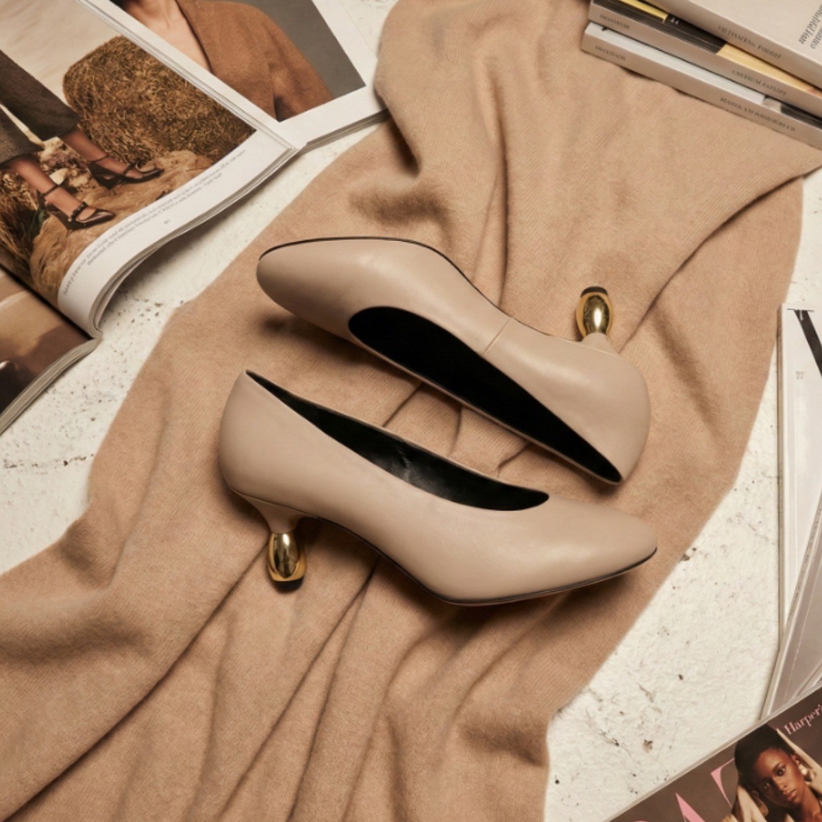 조은킹 율이에 S635 여성 소가죽 옐로우 그레이 굽 펌프스 92,600원