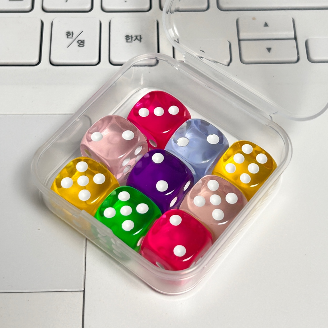 [9PC+투명 케이스 포함set] 미니 주사위 학교 학원 수업용 보드게임 놀이 할로윈, 크리스마스 선물 6,700원