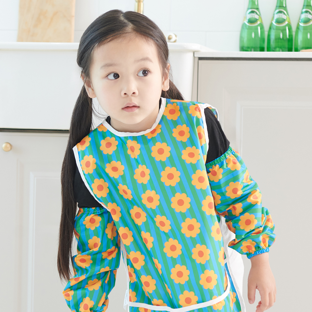 베베슈에뜨 아동용 패턴 일체형 민소매 미술가운 + 팔토시 세트 19,500원