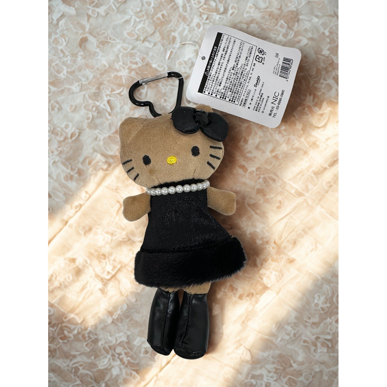 롱다리 태닝 키티 블랙벨벳원피스 50주년 키링 13,500원