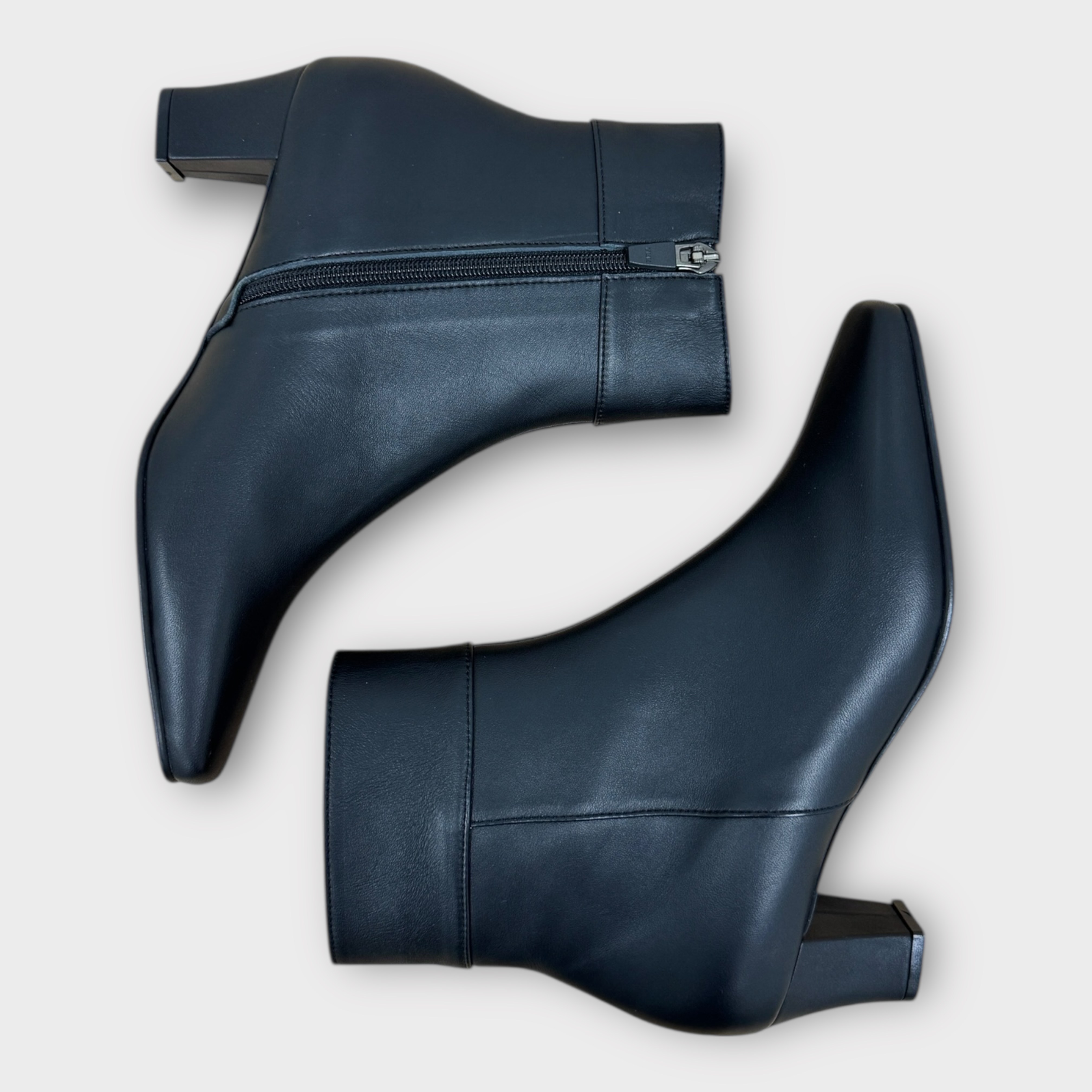 가비클럽 천연소가죽 성수동 여성 수제화 벨라 블랙 앵클부츠 198,000원