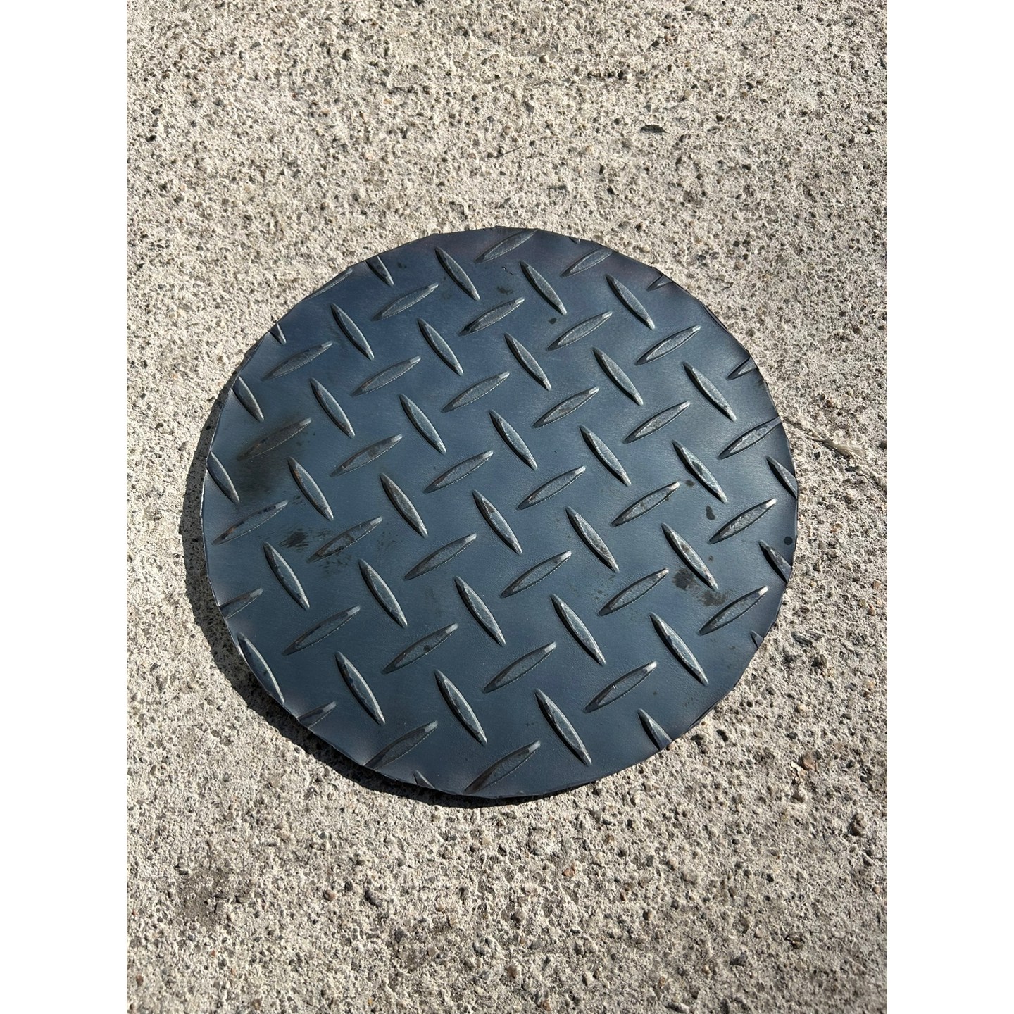 체크판철판 원형절단 3.2T 300파이(mm) 35,000원