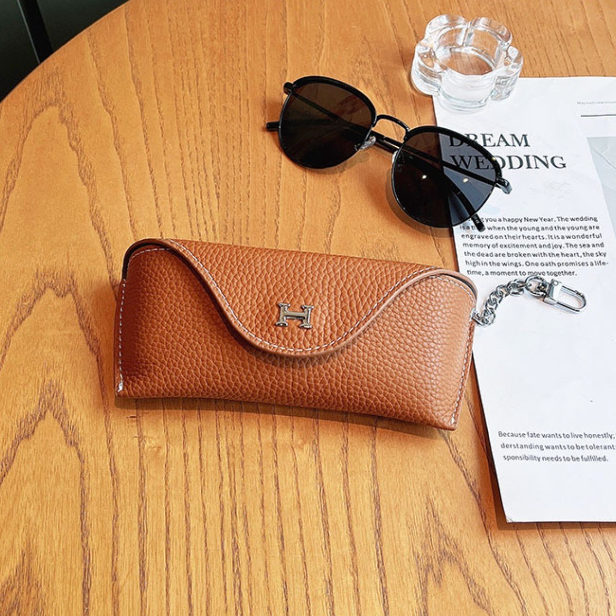 H자 럭셔리 진구 내압 가죽 안경케이스(남녀 공용) 21,800원