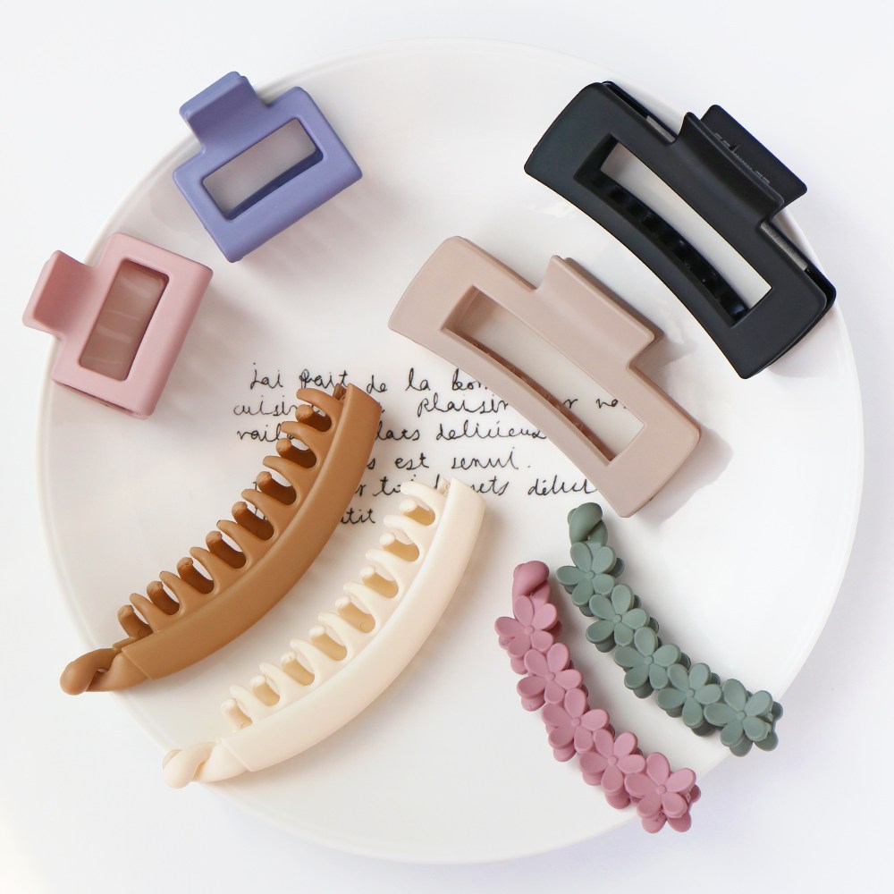 [1+1] 미모양 여성 올림머리 반머리 무광 헤어 집게핀 여자 바나나핀 대 중 2개 세트 4,900원