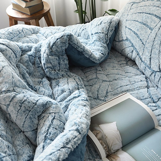 에이트룸 프리미엄 10mm 라셀 극세사 이불베개세트 117,900원