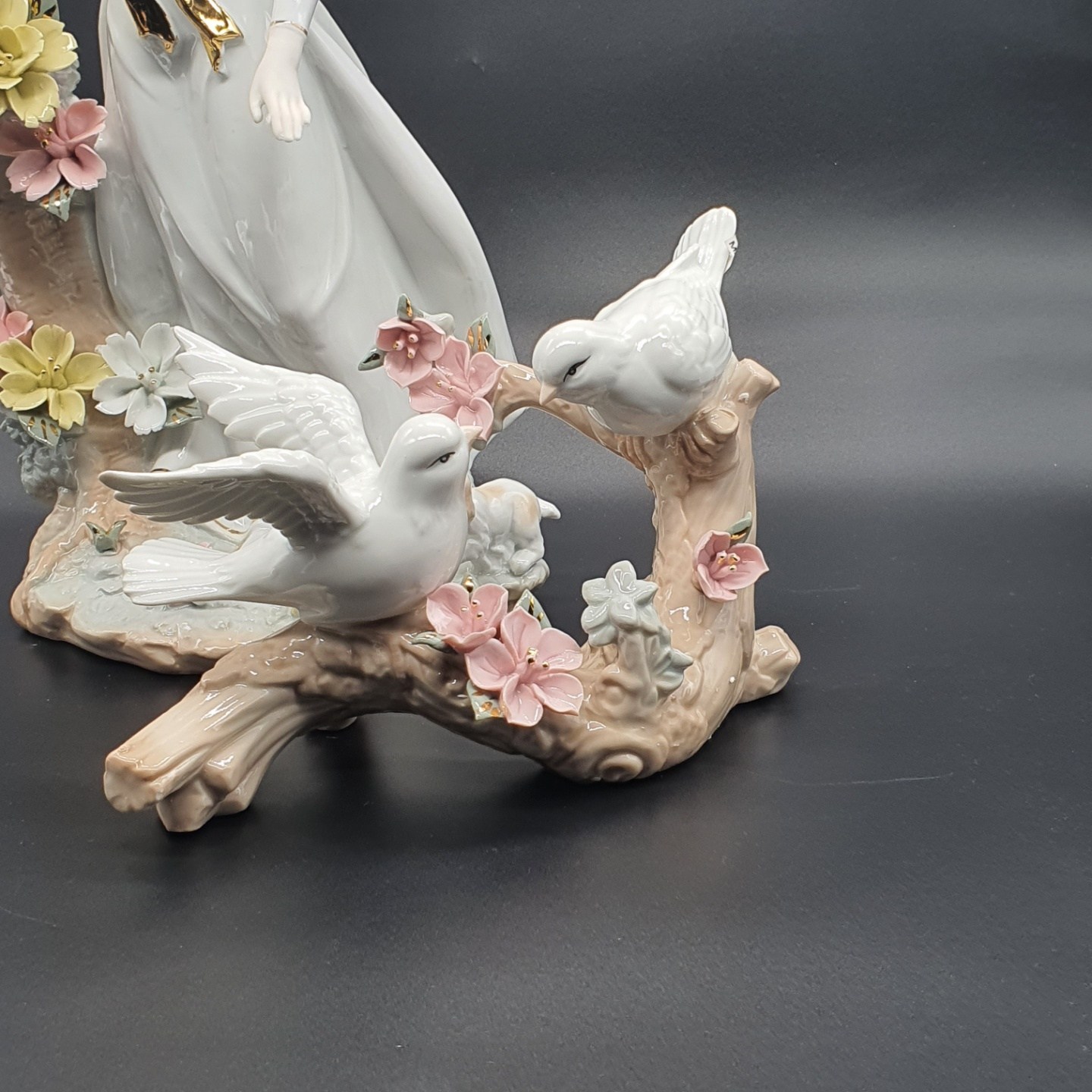 미나박스 도자기 포슬린 피겨린 야드로 스타일 장식 인형 1, 999.나뭇가지위의 새들 59,000원