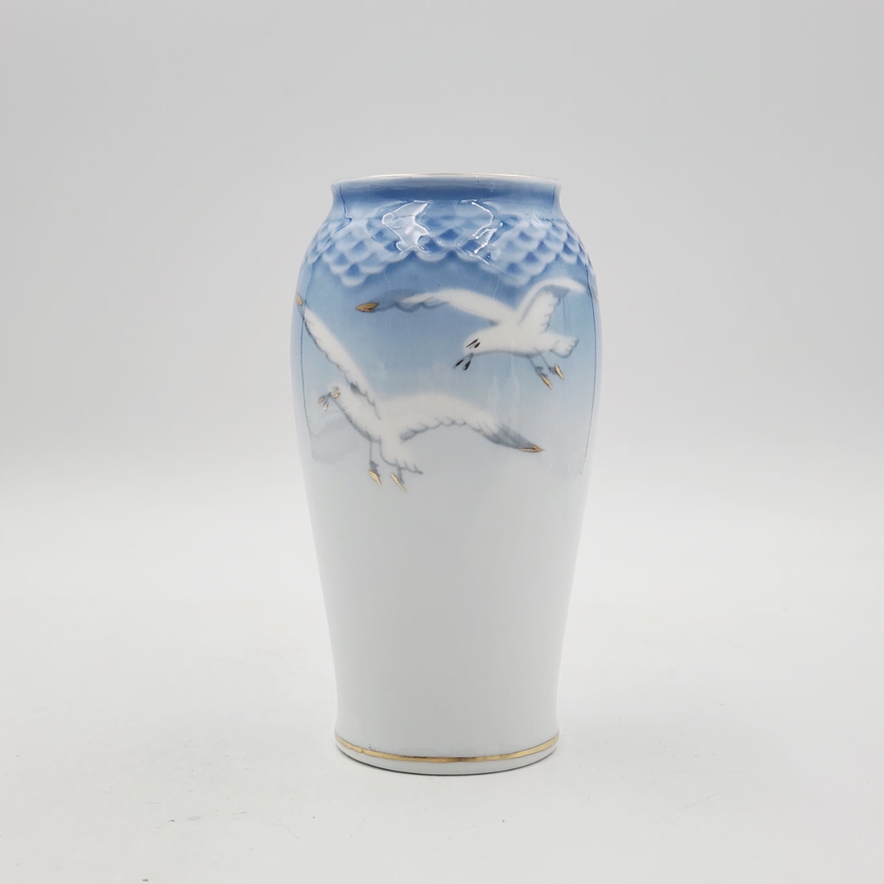 [빈티지] 로얄코펜하겐 빙앤그뢴달 블루시걸 678 화병 (14cm) 45,000원