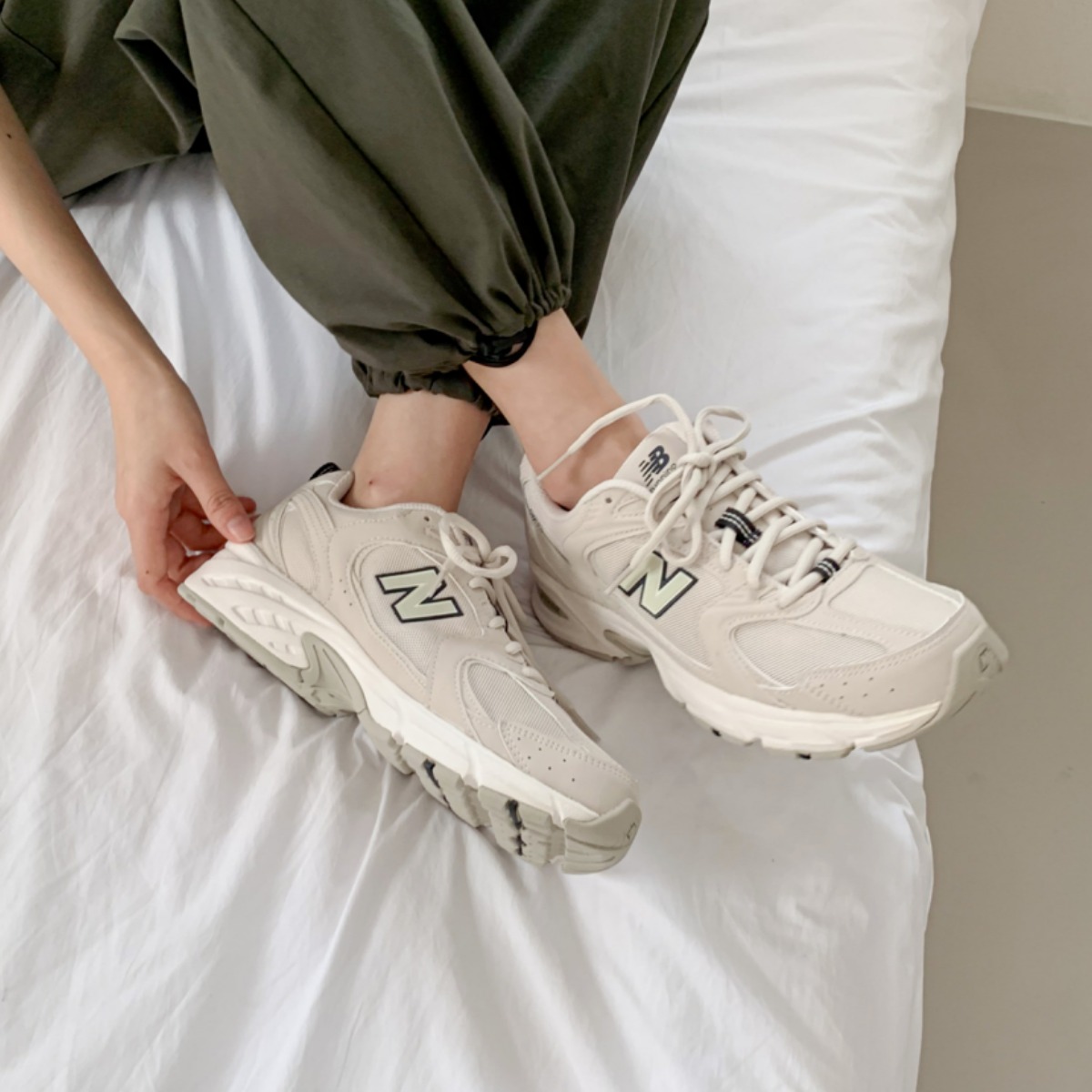 오늘출발 뉴발란스 530 운동화 신발 스니커즈 런닝화 선물 바다앤마르 양말 포함 149,900원