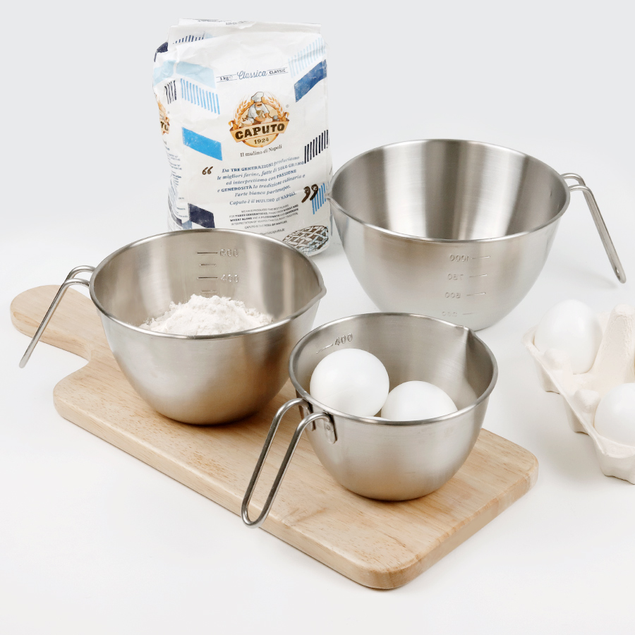 [리본제이]국내 제작 304 스텐 손잡이 믹싱 계량컵 3종세트 (500ml750ml1200ml) 22,900원