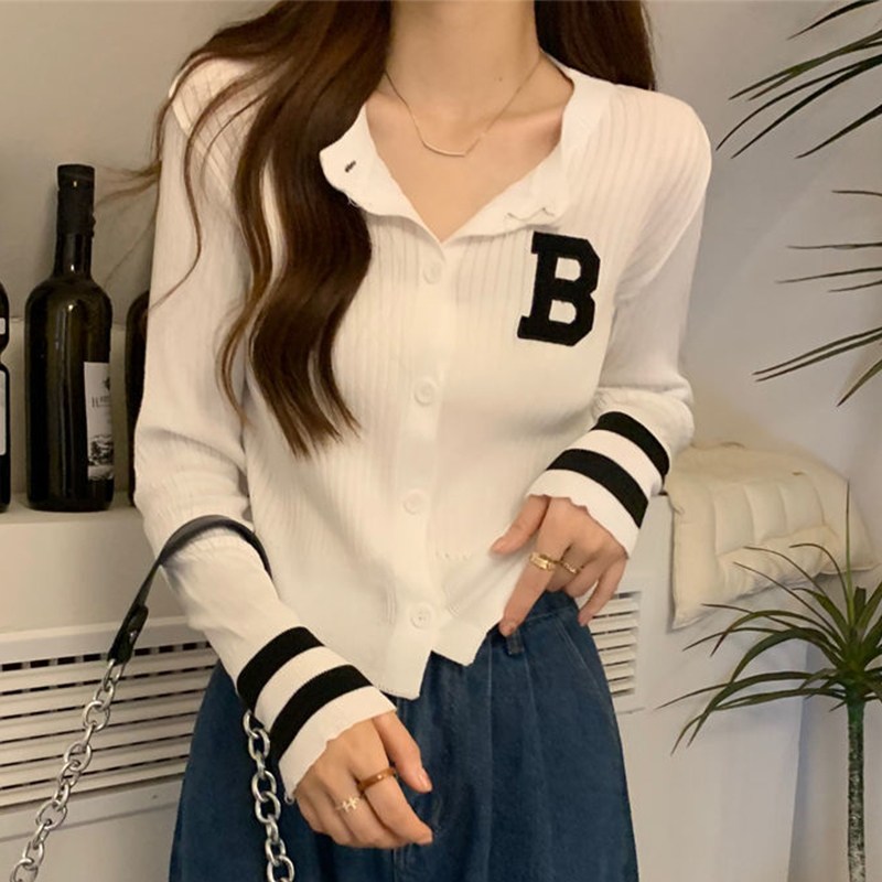 여성 패션 슬림핏 알파벳 자수 니트가디건 13,140원