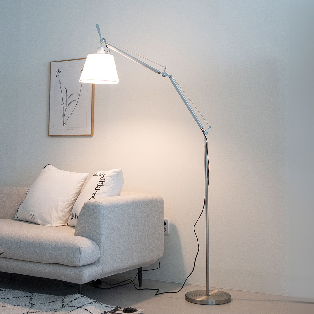 사는잼 LED 아르코 메가 거실 플로어 침실 스탠드 심플 장스탠드 조명 회전 각도조절가능 LED램프포함(노란불) 115,000원