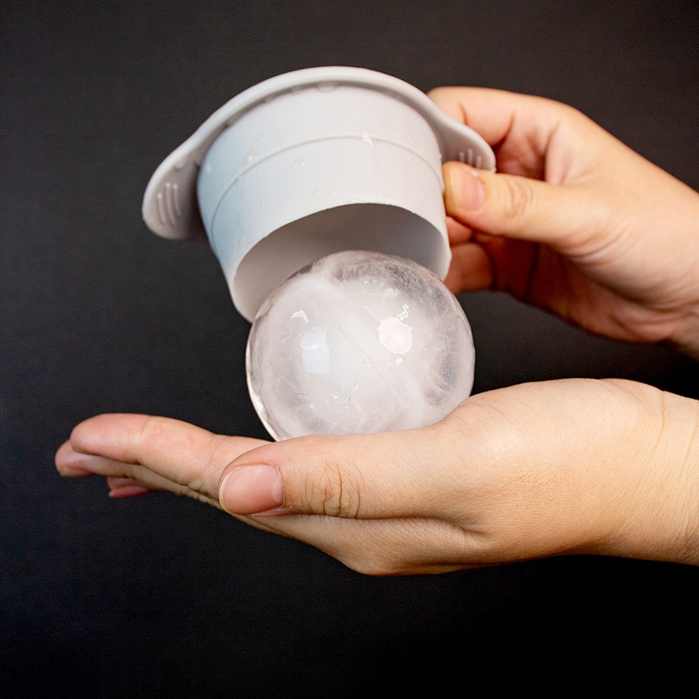 실리콘 아이스볼 메이커 얼음트레이 하이볼얼음틀 대형 6cm 휴대용, 그레이 1,500원