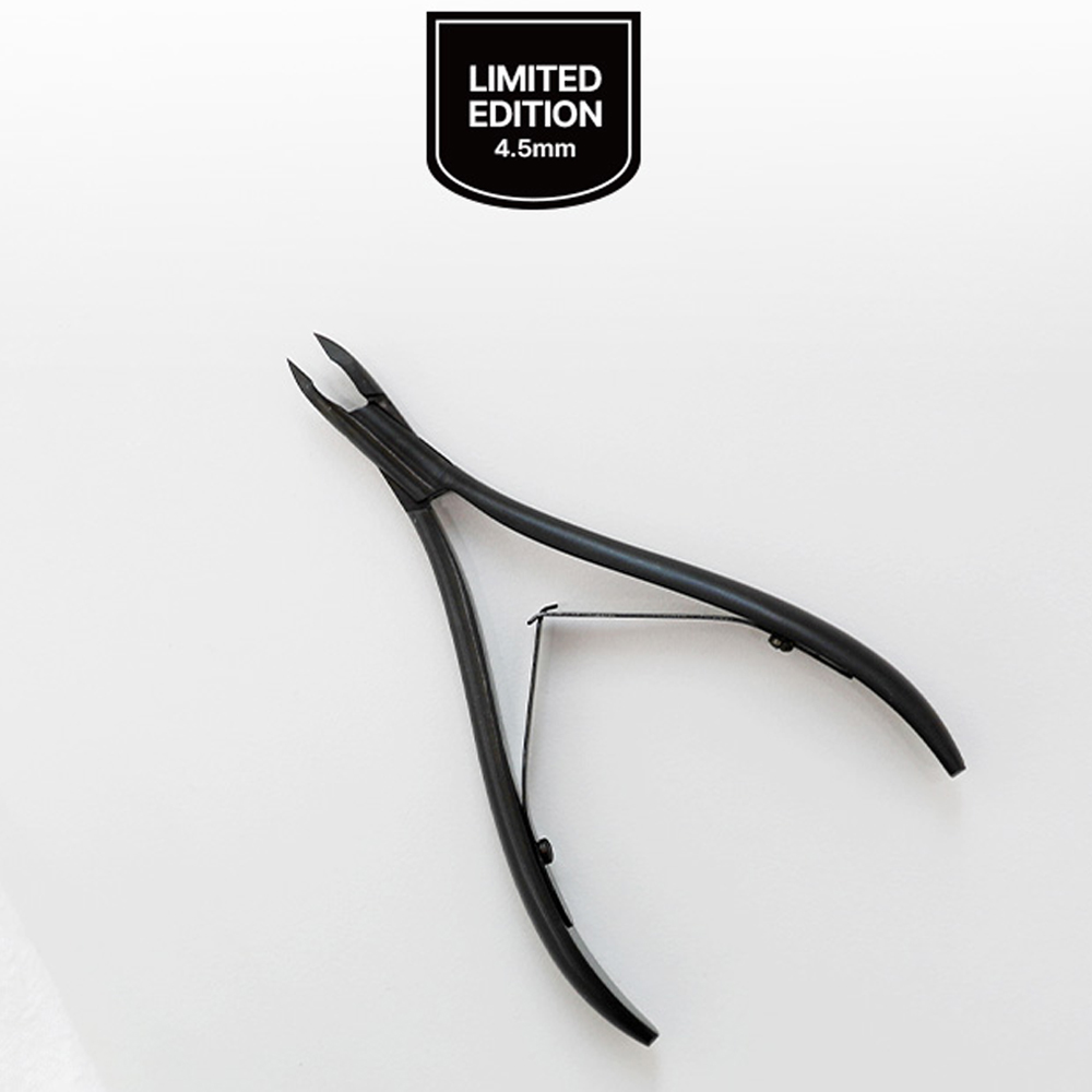 샤이니 프리미엄 블랙 스완 리미티드 에디션 큐티클 네일니퍼 70,000원