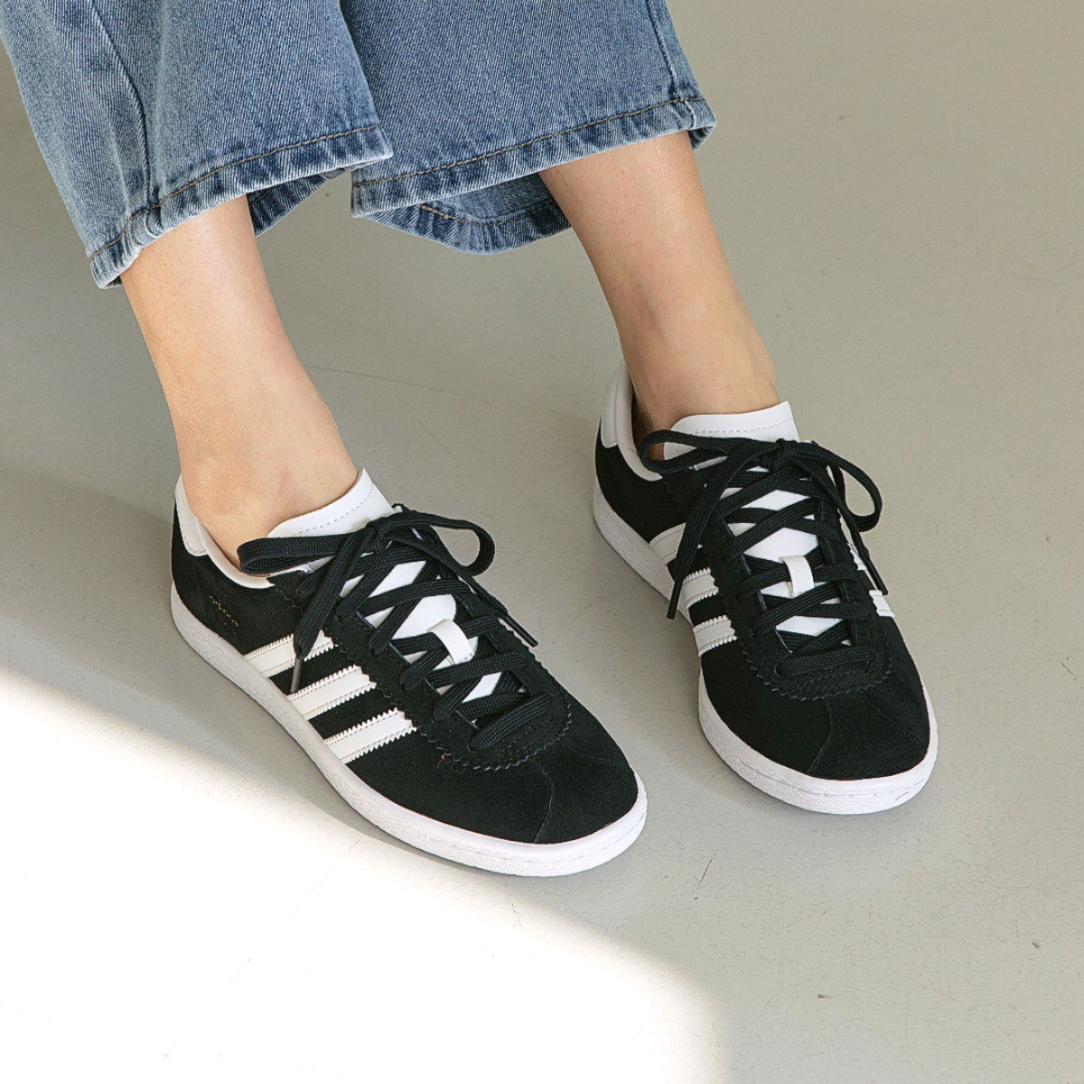 아디다스 남녀공용 블랙 화이트 스니커즈 슈타트 STADT 발편한 데일리 운동화 아치깔창 증정 57,900원