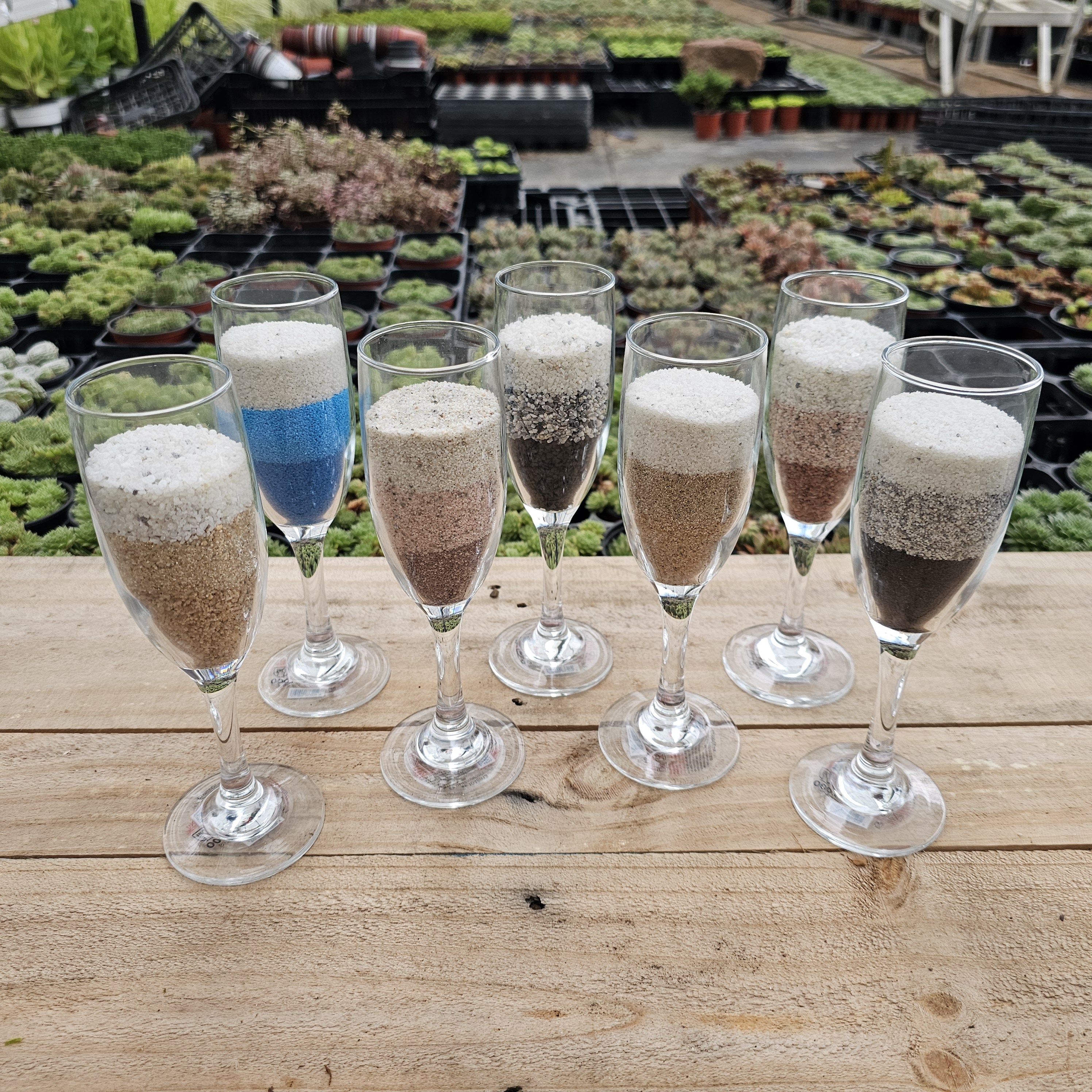 천연 장식 모래 모음 / 그라데이션 3색톤 세트 / 테라리움 비바리움 분경 어항 장식용 복토 마감토 화분멀칭 / 가든동화 5,900원