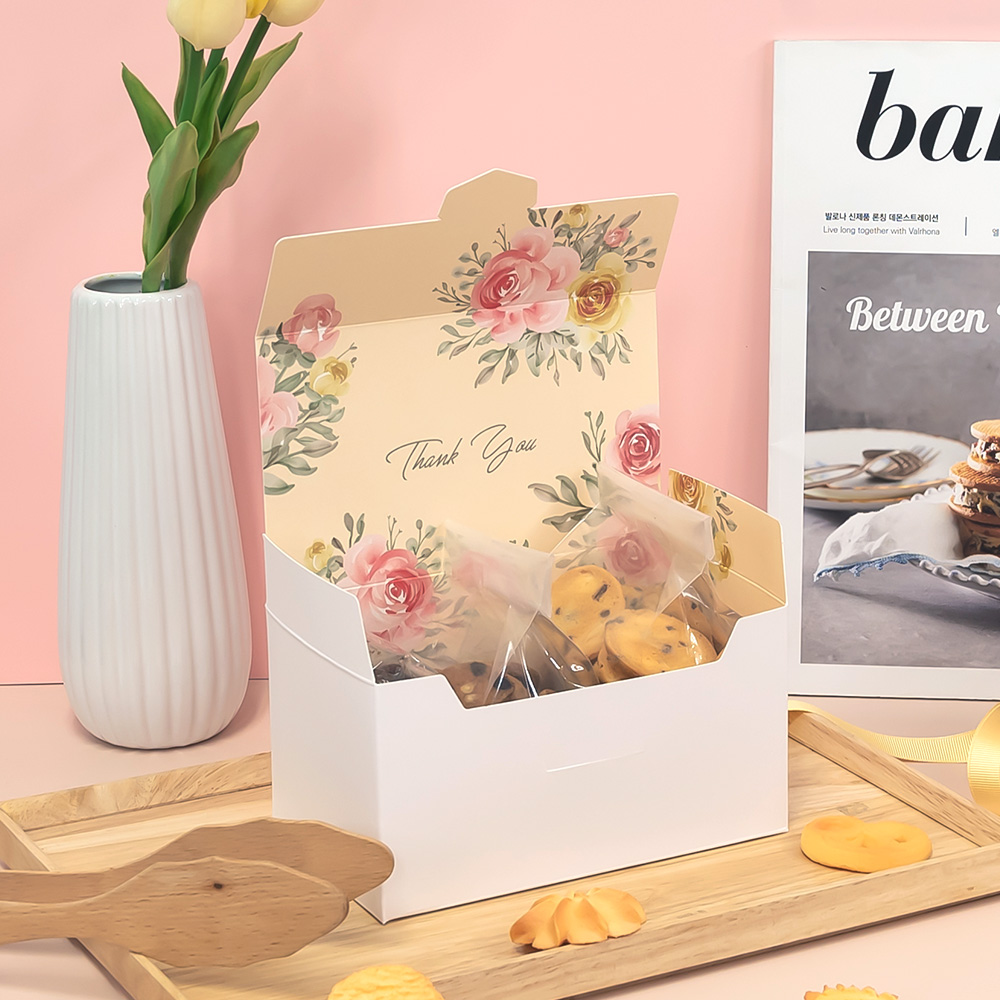 제이팩토리 화이트 답례품 포장 선물상자 중형 17,600원