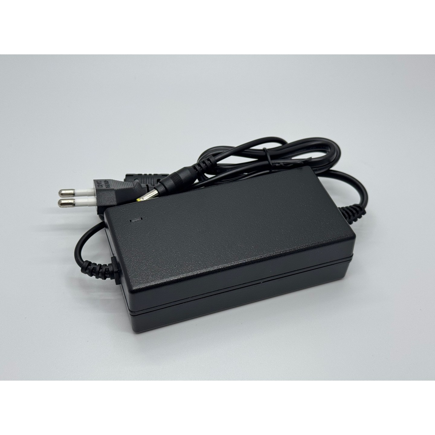 LG모니터 호환 국산 DC 19V 2.5A 코드일체형 모니터 어댑터 (외경: 6.5mm 내경: 4.4mm 1핀), 1개 11,600원