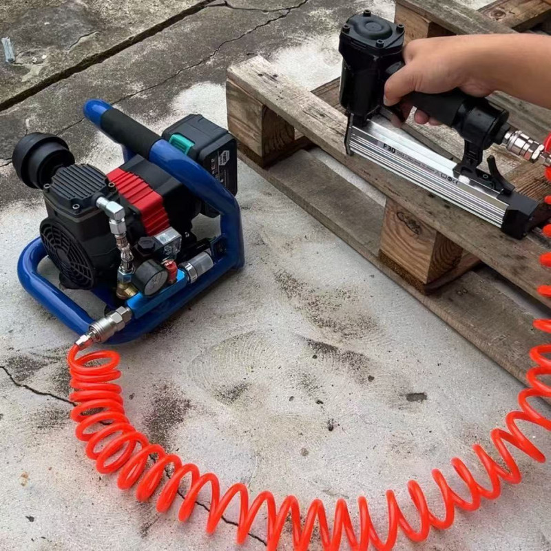 휴대용 미니 공기압축기 저소음 무선 에어콤프레셔 차량 자전거 타이어 공기펌프 106,500원