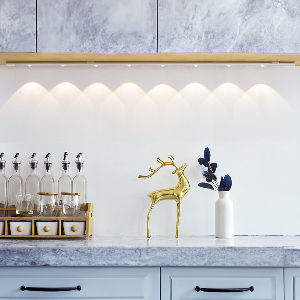 HK.sell 심플레 충전식 무선 3컬러 변환 포인트 센서등 21,500원