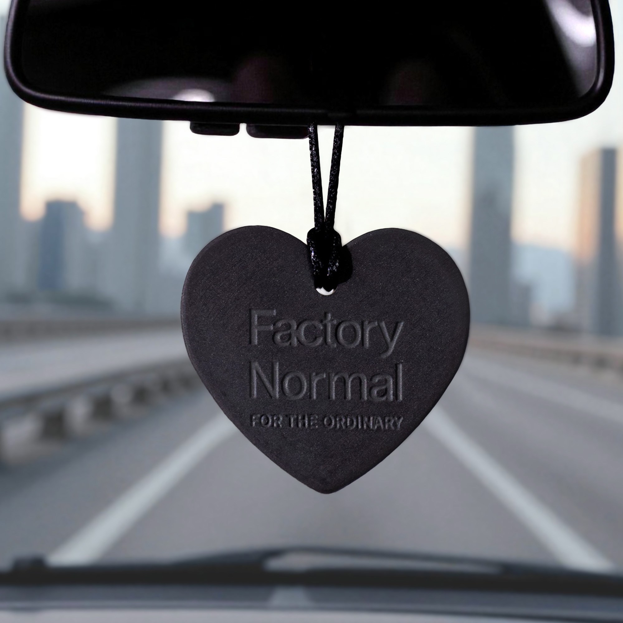 팩토리노멀 차량용방향제 블랙 테라코타 디퓨저 자동차 룸미러 선물, #우디향 Jazz Bar, 1개 18,800원