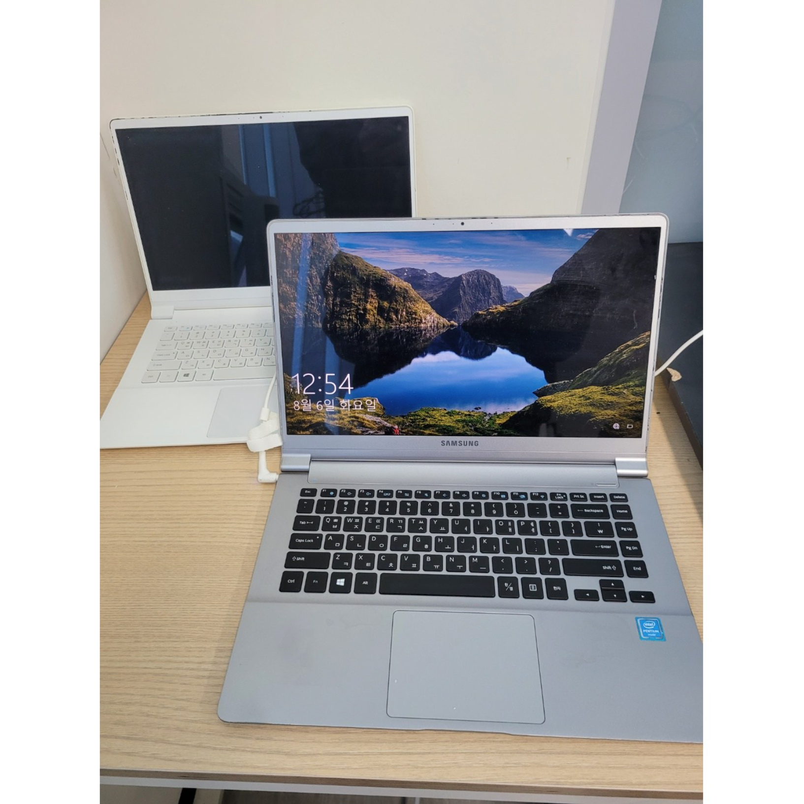 삼성전자 노트북9 메탈 NT900X3L i7-7세대/8GB/256GB/840g 초경량/13.3인치 399,000원