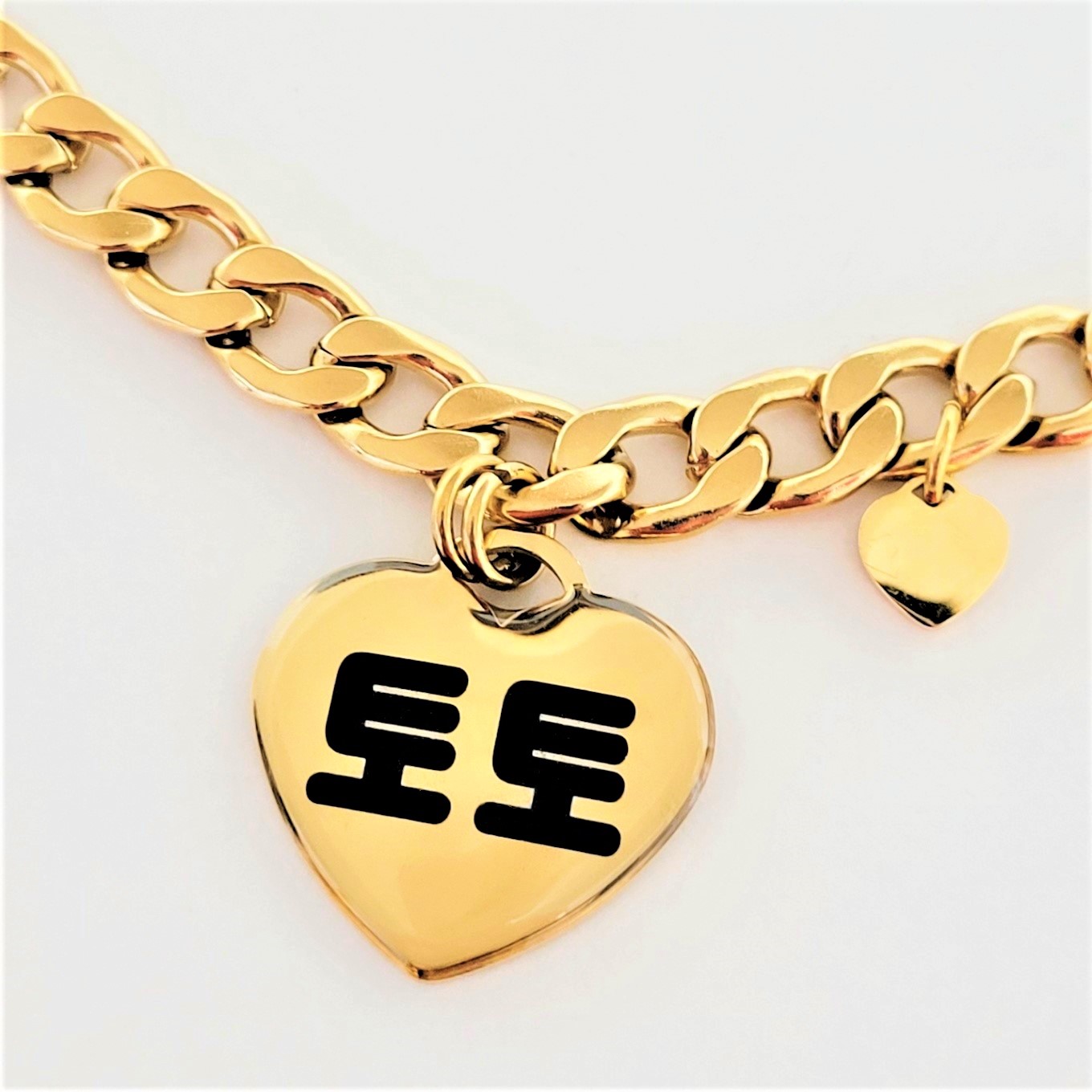 서은이네 애완동물인식표 강아지 고양이 목걸이 써지컬스틸 하트모양팬던트(투명코팅)+9미리폭써지컬스틸체인목줄(길이조절가능+더블오링연결)+귀여운하트딸랑이 38,000원