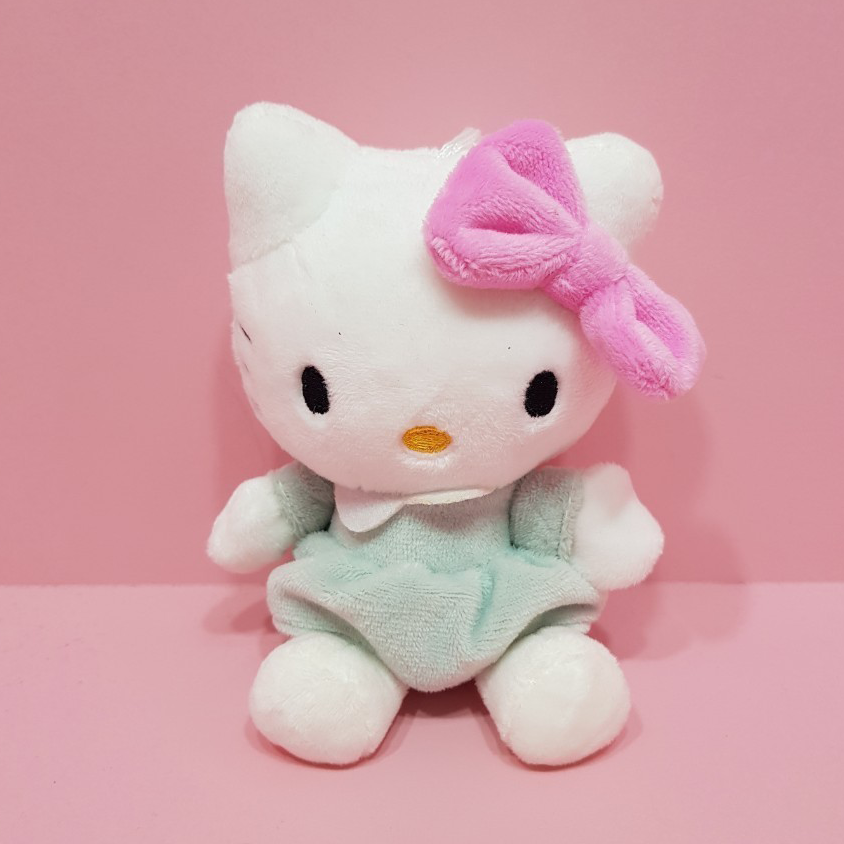 산리오 [산리오 정품] 헬로키티 그린 원피스 가방고리 13cm 봉제 인형 + 원형 스티커 6,900원