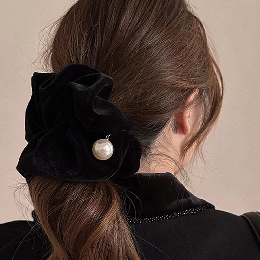 [제이무드] 풍성한 대왕 빅사이즈 진주 펜던트 벨벳 곱창 헤어 밴드 머리끈 슈슈 스크런치 6,480원