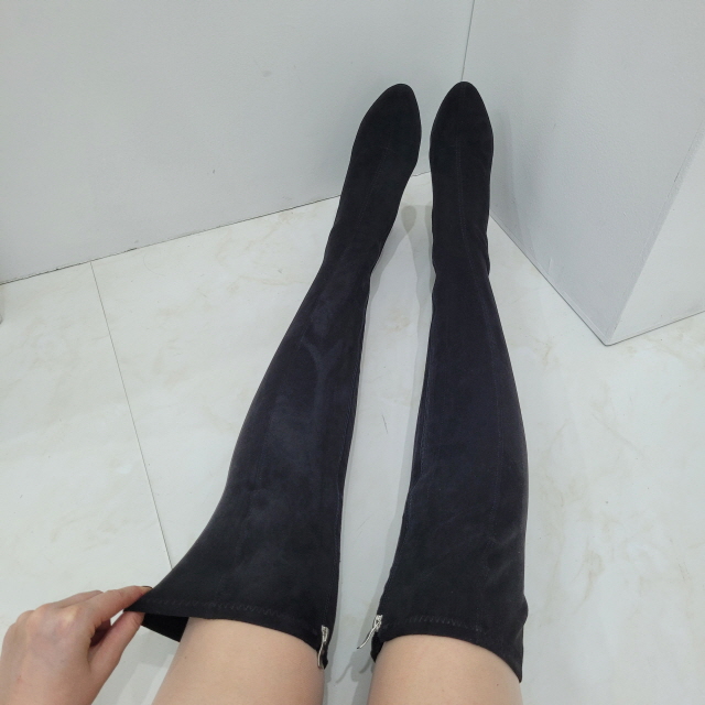 페넬로페 스웨이드 스판 니하이 롱부츠 (8cm, Black), 현재가 59,900원