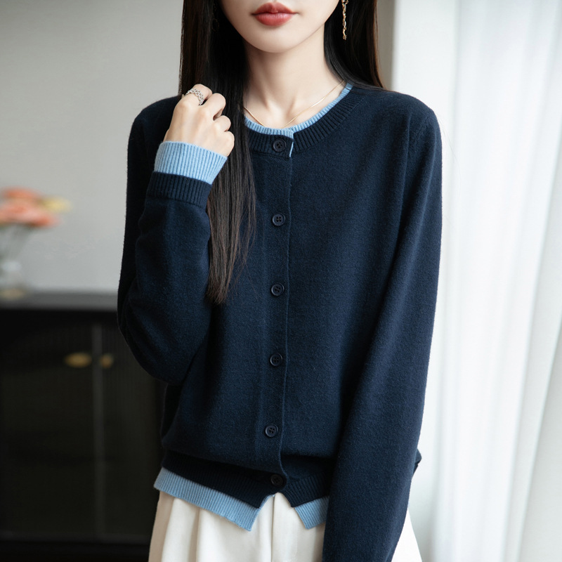 사계절  여성 신상 빅사이즈 라운드넥 배색 니트 가디건 22,800원