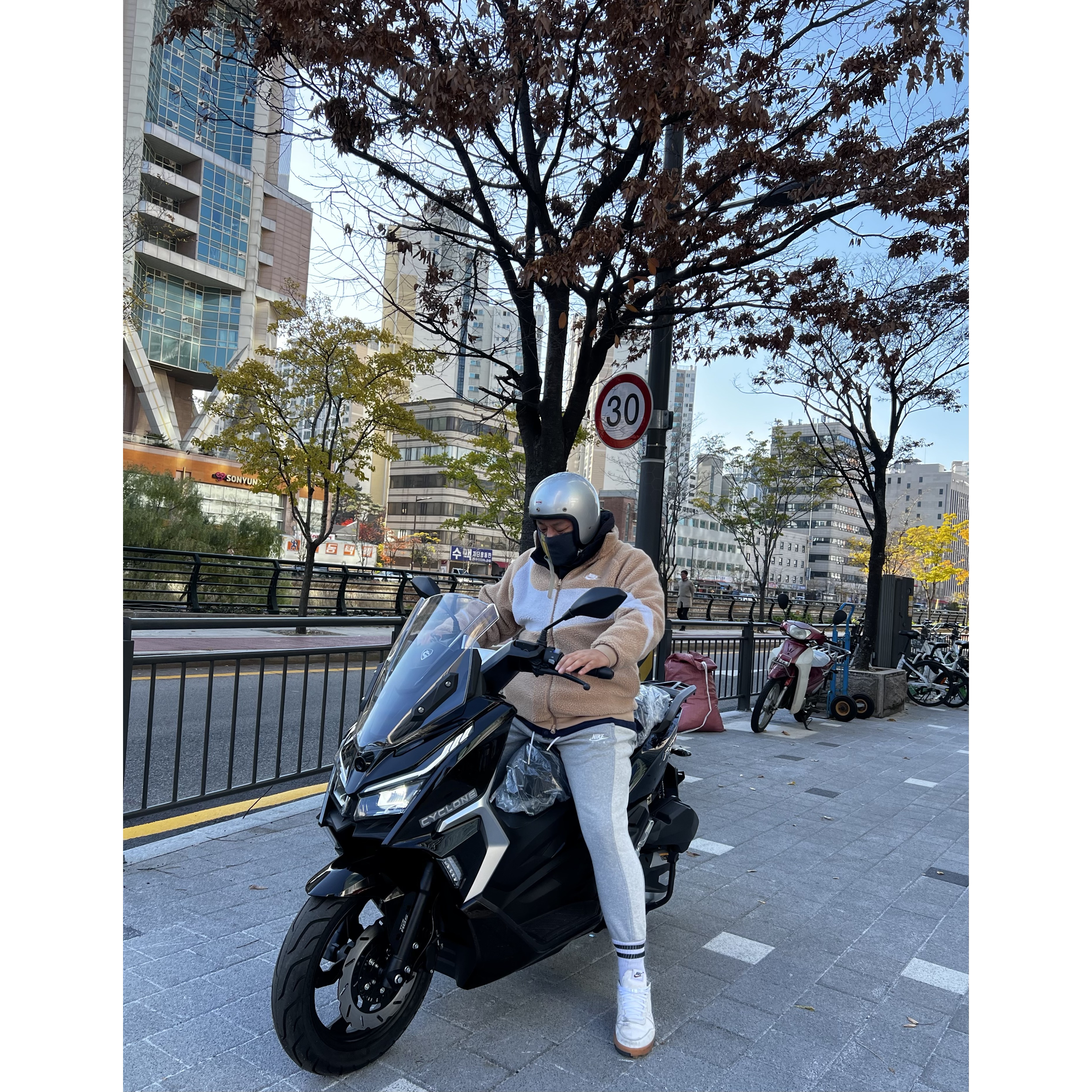 사이클론 26년식 알티원 RT1 PCX125 UHR125 NMAX형 배달오토바이 출퇴근 오토바이 모즈클럽 동대문점, 실속형 선택1. 블랙, 실속형 3,980,000원